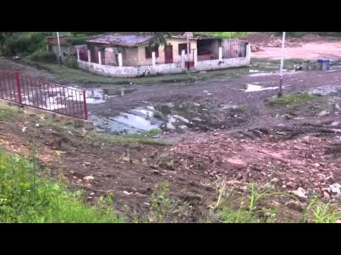 Lago Los Tacariguas - Peligro con la crecida del lago de Valencia y el gobierno pretende subir el muro de contención.