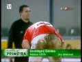 MIKLOS FEHER, 24 ANNI, VENNE STRONCATO DA UN ARRESTO CARDIACO IL 25 GENNAIO DEL 2004 DURANTE UNA PARTITA DI CAMPIONATO DELLA SQUADRA IN CUI GIOCAVA, IL BENFICA. DOPO CHE L'ARBITRO BENQUERENCA LO EBBE AMMONITO, FEHER SI PIEGO' IN DUE E SUCCESSIVAMENTE CADDE A TERRA, MORTO. LA MAGLIA NUMERO 29 VENNE RITIRATA PER RICORDARE IL SUO NOME.