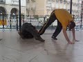 jh0n har0ld practicando Capoeira Angola