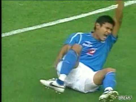 اقوى اصابه قد تحدث في عالم وملاعب كره القدم - للكبار فقط