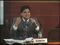 Con el objetivo de analizar el contexto jurídico del caso El Universo, la UEES organizó un foro académico en el que participaron los abogados: Alembert Vera, defensor del Jefe de Estado, quien explicó el por qué de la demanda y lo que exige; y Joffre Campaña, quien expuso el caso desde el punto de vista del demandado. El moderador fue el Dr. Juan Trujillo, Decano de la Facultad de Derecho.