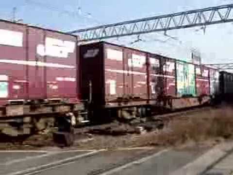 2008.01.10　石山駅を通過したＥＦ66-100貨物列車