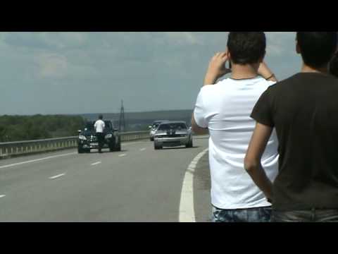 Dodge Callenger SRT-8 vs Mercedes ML63 AMG