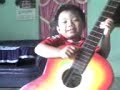 gitaris umur 3 tahun gitaris umur 3 tahun
