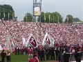 deutscher meister 2005
das letzte spiel im olympastadion
dazu ein 6:3 (5:0) derbysieg gegen die franken. die meistefeier im stadion. dieser tag war einfach ein traumtag.
also bixente lizarazu gefeiert wurde sind alle die noch nicht gestanden sind aufgestanden und haben mitgebr�llt. des war einfach g�nsehaut pur.