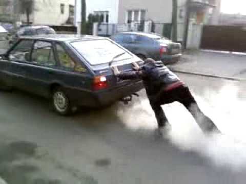 Jinx i jego Poldek vs Jacol i jego mięśnie :)
