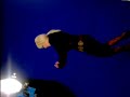 bosnian tv & music star, tinka milinovic, a very strong public persona, shooting tv commercial for bh telecom, starring herself.

director: aida begic (dec. 2005)