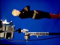 bosnian tv & music star, tinka milinovic, a very strong public persona, shooting tv commercial for bh telecom, starring herself.

director: aida begic (dec. 2005)