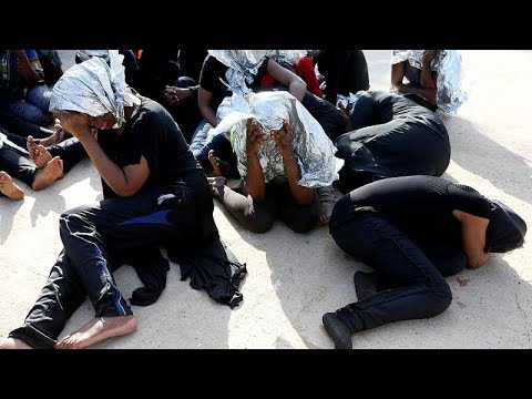 Libyen: Kstenwache rettet Hunderte Migranten aus d ...