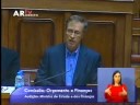 O deputado bloquista confrontou o ministro das finanças com a recessão económica que se aproxima sem que o Orçamento de Estado, aqui em debate, reflicta as previsões mais realistas para 2009. Louçã defendeu uma política económica virada para a criação de emprego e recuperação do poder de compra dos trabalhadores. Por fim defendeu o controlo das operações financeiras, propondo várias medidas para impedir a fraude e o crime financeiro.