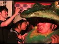 ２００７年８月、京都太秦映画村で世界妖怪会議が開催されました。それに併せて行われたのが映画村での妖怪百鬼夜行でございます。主催：大将軍商店街　妖怪ストリートhttp://www.kyotohyakki.com/web_0317/top%20kasetu.html協力：角川映画製作：古籠火堂活動寫眞舎http://www.ab.auone-net.jp/~korouka/index.html
