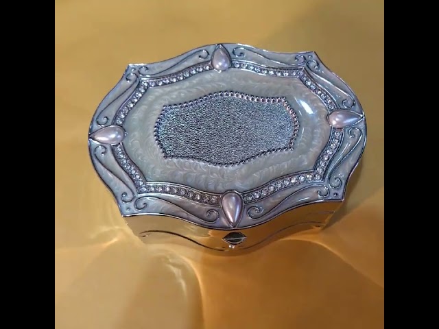 ⭐ Silver Vintage Jewelry Box by Leeber. Like New. in Arts & Collectibles in City of Toronto