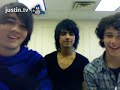 JB TALKS ABOUT PARAMORE HAHA. JB TALKS ABOUT PARAMORE HAHA.