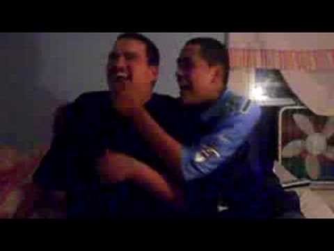 Charlie bit my finger! Juan and Veo