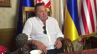 Каждый герой-самозванец