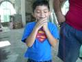 videos de Betito Jr loving his chocolate bar - Hay Betito Jr, como quiere a su barrita de chocolatito..mmm!