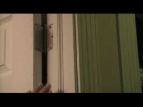 how to fix a squeaky door
