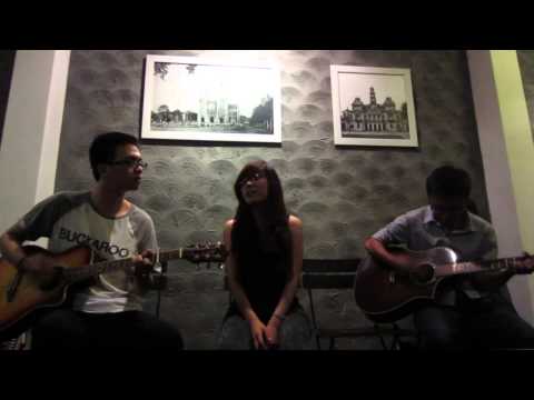 Tăng Trân - Amazing Girl's Vocal @ Offline Guitar of Guitarist Chip