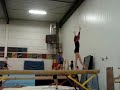 Dominique, boogje flikflak op balk.MPG