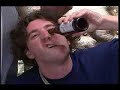 Ajzak Nigrutin pije pivo u drugom serijalu Veliki Brat VIP Srbija, Jednooki Dzek stajl :)Sky Wikluh ga mazi po kosi :)