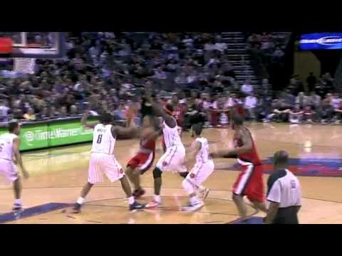 Andre Miller to LaMarcus Aldridge against Bobcats