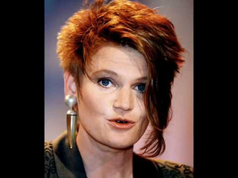 ulihedi - Pe Werner - Weibsbilder Debütalbum: Weibsbilder 1989 Musik, Pop, Frauen, Slideshow Lyrics: Weibsbilder Weibsbilder sind hienieden mannigfaltig und verschiede...
