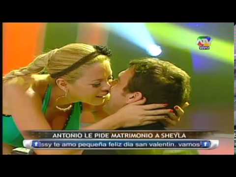 COMBATE Antonio Pavón le pide Matrimonio a Sheyla Rojas