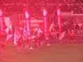 De hel van Deurne-Noord brandde in alle hevigheid en uw cameraman zal het geweten hebben, hij stond er middenin! Prachtige beelden heeft dat opgeleverd! Nadien kwamen de spelers ook weer onder luid applaus op het veld! Zalige sfeer!De DJ heeft bij deze wel goed zijn werk gedaan met een toepasselijke schijf...-Gate 5: fear the fire!-Gate 6: pick up your weapons and fight!Meer sfeerfilmpjes op www.ploegvantstad.be