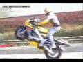 acrobazie folli con moto incredibili stunts impennate