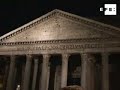 Roma (Italia), 19 jul (EFE).- Varios de los monumentos históricos más importantes de Roma acogen en las noches de verano actividades de ocio y culturales que muestran a turistas y residentes un aspecto distinto y más animado de algunos de sus lugares más célebres, y sin padecer el sofocante calor de la Ciudad Eterna. (Imágenes: Daniel Díez).Entre estos lugares se encuentra el segundo monumento más visitado de Roma, el Castel Sant