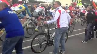 Najszybsza zmiana roweru na świecie! Dobrze, że dali powtórkę, bo bym nie ogarnął co się stało!