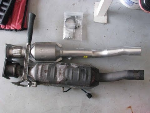 Replacing A Catalytic Converter P0420 on Dodge Neon part3