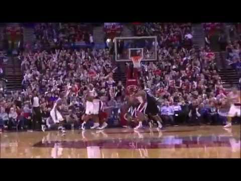 Gerald Wallace blocks and dishes against the Kings