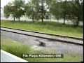 En este video podrán ver imágenes de Kilómetro 692, estación que contaba con una gran playa que fue utilizada en otros tiempos para atender máquinas a vapor y posteriormente diesel, razón por la cual en la jerga ferroviaria se la conocía directamente con el sobrenombre de 