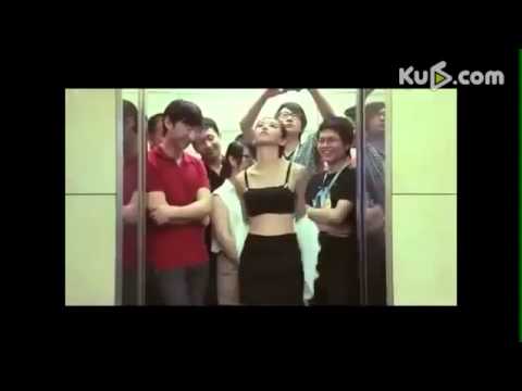 Thiếu nữ cởi đồ trong thang máy cực hot