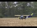 videos de Sport pilot flies light airplane from farm field in the Zenair STOL CH 701