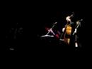 09/05/2008
live @ via funchal - s�o paulo, brazil

kate mcgarrigle, rufus wainwright, martha wainwright e brad albetta interpretam m�sica de luiz bonf� e ant�nio maria.


manh� de carnaval

manh�, t�o bonita manh�
na vida, uma nova can��o
cantando s� teus olhos
teu riso, tuas m�os
pois h� de haver um dia
em que vir�s
das cordas do meu viol�o
que s� teu amor procurou
vem uma voz
falar dos beijos perdidos
nos l�bios teus

canta o meu cora��o
alegria voltou
t�o feliz a manh�
deste amor