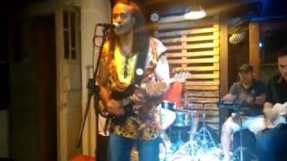 É Carnaval -  DNA Dodô Primos Elétricos com Émmerson Leão 02