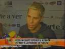 PONCHO EN LA ALFOMBRA DEL PREMIER DE VOLVERTE A VER, CHARITYN DEFIENDE A ANAHI