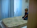 Gabriel fazendo bagun�a no quarto