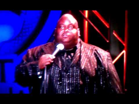 Lavell Crawford talks about voting for Obama! Lol