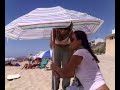 CADIZ VERANO 2008 CLAUDIA PONE LA SOMBRILLA