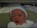 videos de Hayes hanging out with mommy