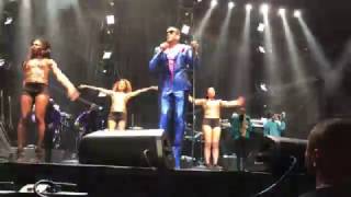 Charlie Wilson (GAP Band) - Early in the morning @ United Center Chicago 02/24/2017