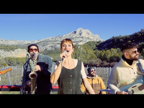 Deluxe - Acoustik Moustache - "Daniel"