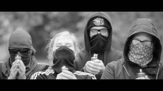 Musik-Video-Miniaturansicht zu Endlich wird wieder getreten Songtext von Waving the Guns
