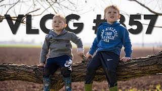 VLOG #357 / Exploring the Woods / March 22, 2024