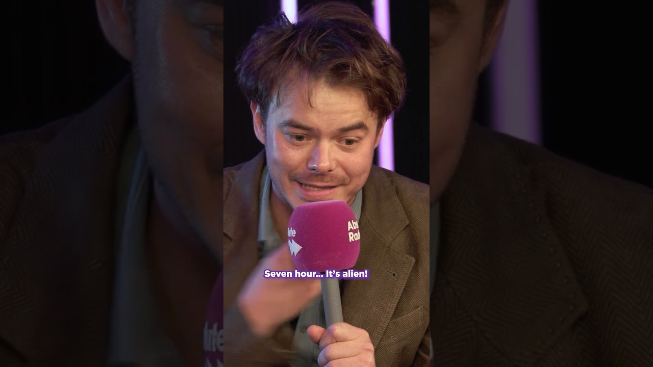 “You’re Making Board Games Cool Again!” 🎲 Stranger Things Cast's Favourite Games! #strangerthings