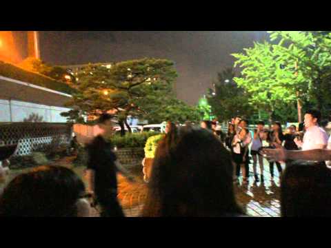 110812 KTR Super Junior特輯結束銀赫開窗揮手，利特快爬出車子了