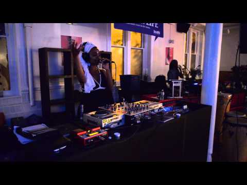 EarthRise SoundSystem, Carla Starla & Tatiana Fonseca at Chi! Ka! Go! Beats with Devotion